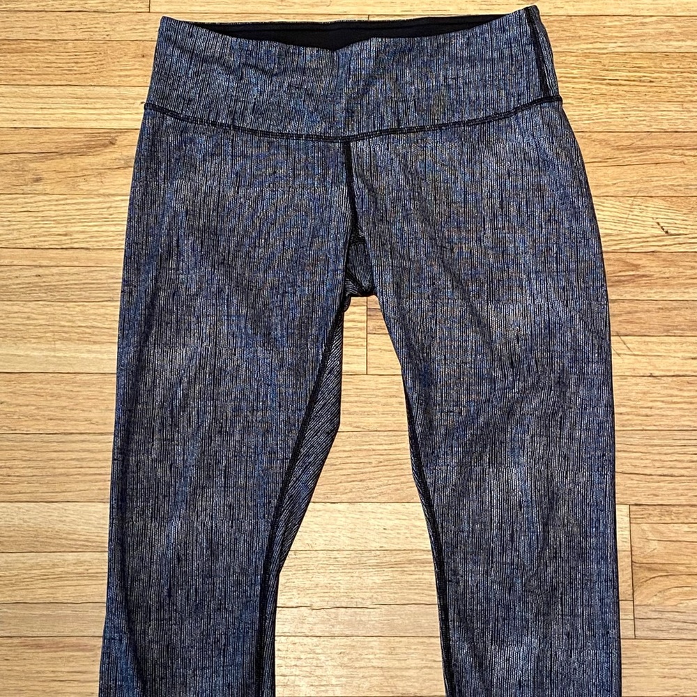 Lululeomon Black Patterned Capris - image 2